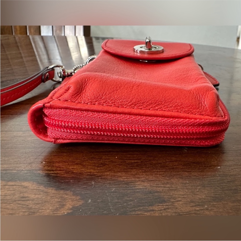 Coach Rare Vintage Campbell Red‎ Leather Universal Turn-Lock F50070 - Picture 5 of 15